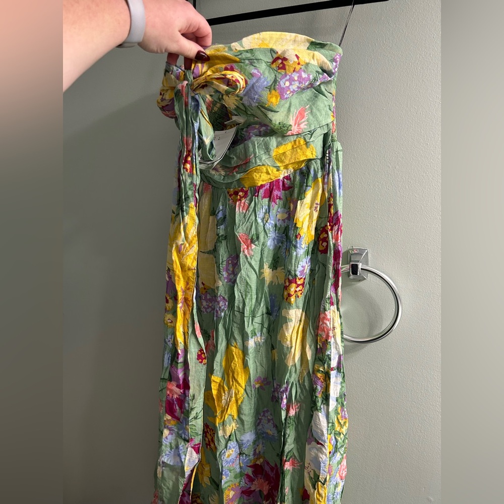 NWT H&M halter cut out floral dress vacation wear - Picture 9 of 10